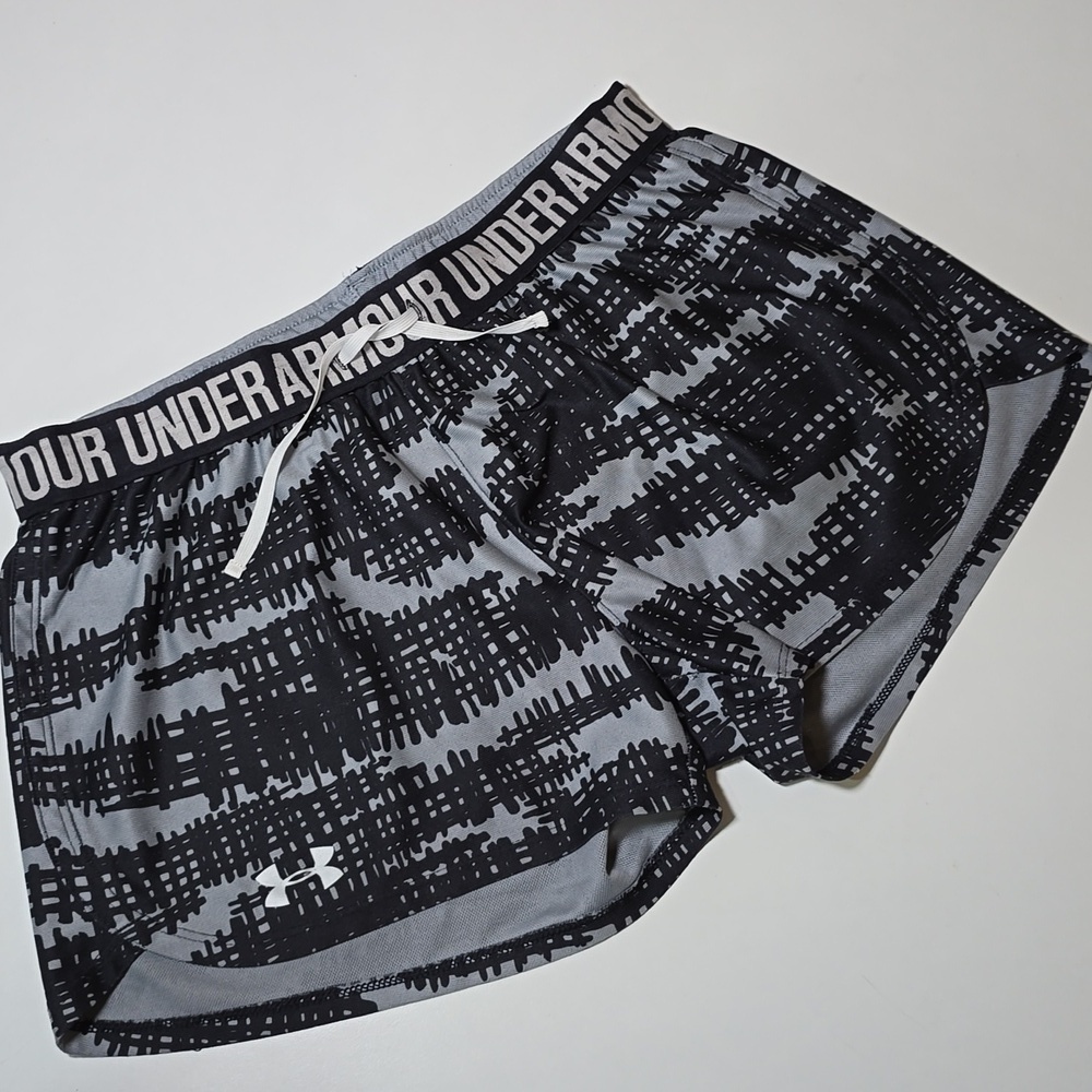 3/$30 UNDER ARMOUR Graphic Print Drawstring Shorts Lined